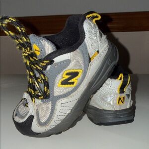 New Balance Kids 490 Sneakers in Gray and Yellow